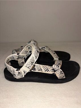 TEVA Women's Sz 9 Strappy Nylon Tribal Hiking Black White Sandals